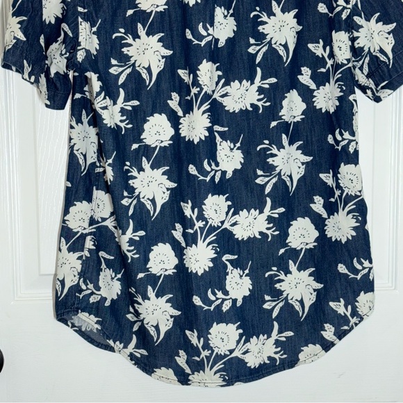 Old Navy Navy Blue and White Floral Shirt - Picture 9 of 11